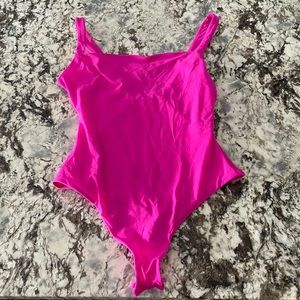 SKIMS fuchsia pink bodysuit small 💕